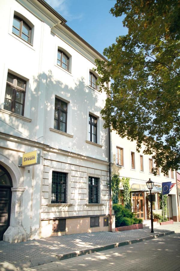 Hotel Dream Trnava Buitenkant foto
