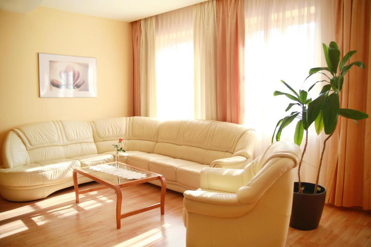 Hotel Dream Trnava Buitenkant foto