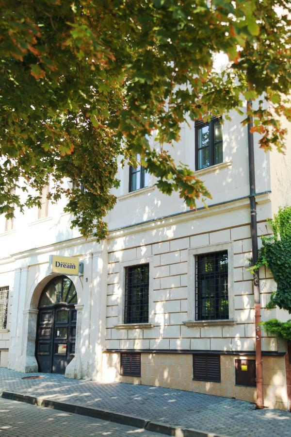 Hotel Dream Trnava Buitenkant foto