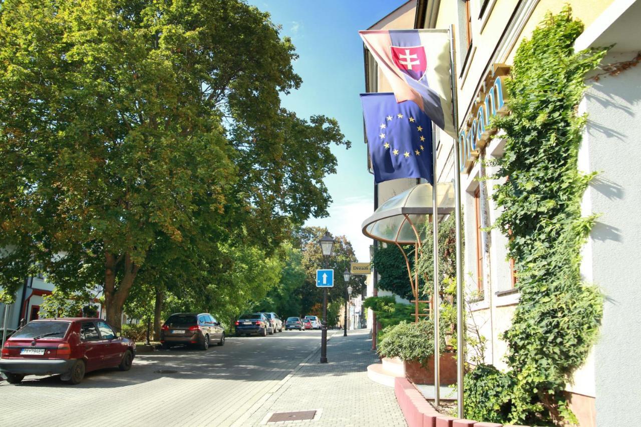 Hotel Dream Trnava Buitenkant foto