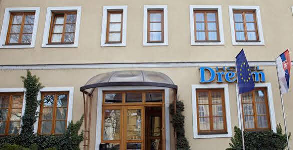 Hotel Dream Trnava Buitenkant foto